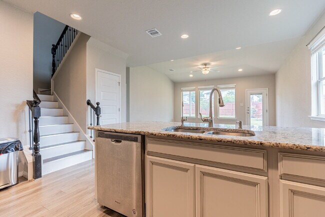 Building Photo - 6631 Gentry Farm