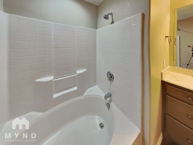 Building Photo - 106 Jolin Ln