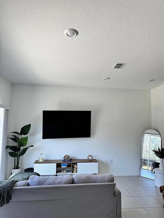 Building Photo - 1572 Swan Swim Dr