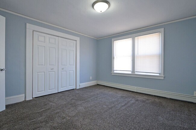 Building Photo - 3-bedroom, 1-bathroom***Available