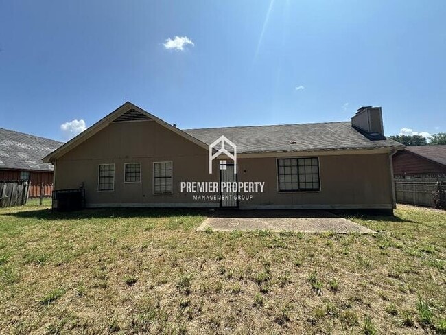Building Photo - 2533 Richwood St