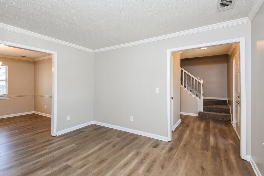 Building Photo - 2057 Wedgewood Dr