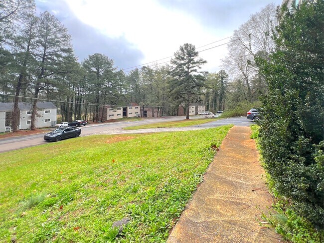 Building Photo - 531 Gresham Park Dr