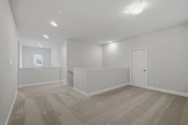 Building Photo - 1224 Redcoat Dr