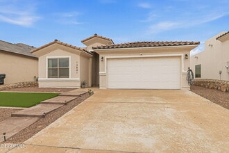 Building Photo - 13841 Paseo Central Ave