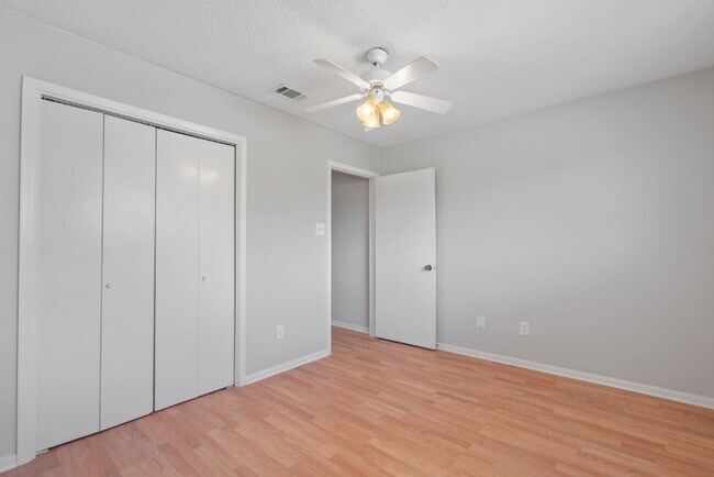 Building Photo - 8703 Schick Rd