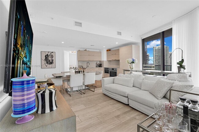 Building Photo - 45 SW 9th St