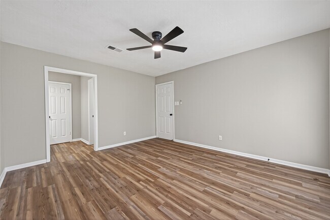 Building Photo - 12079 Maverick Dr