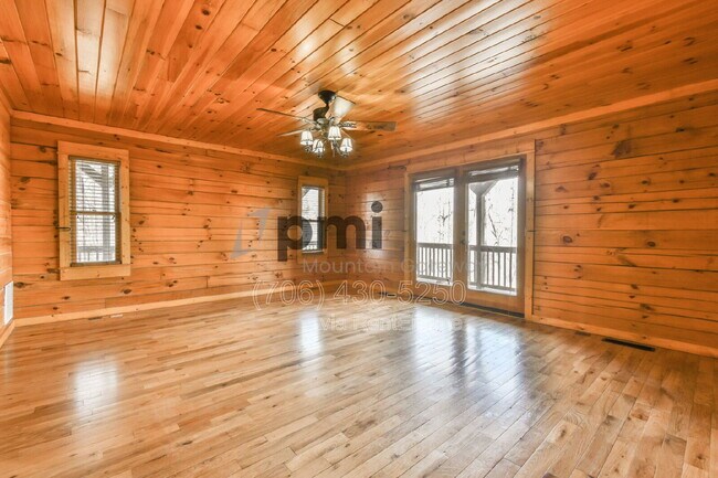 Building Photo - 461 River Estates Rd