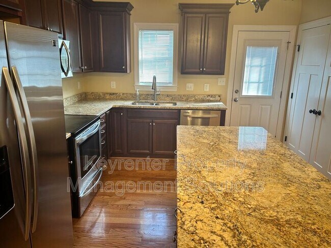 Building Photo - 18 Spring View Dr