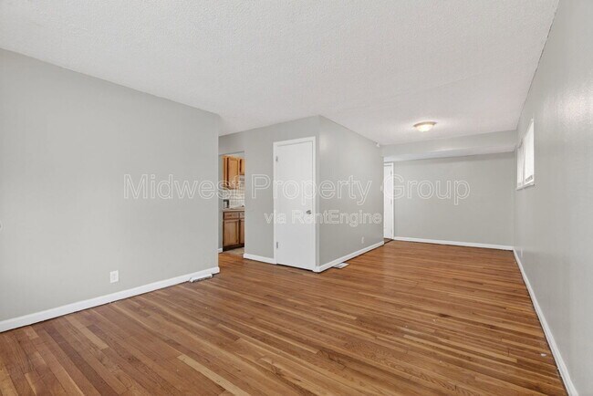 Building Photo - 257 Glen Garry Rd