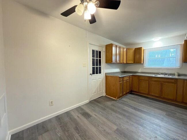 Building Photo - 18 Bedford Ave