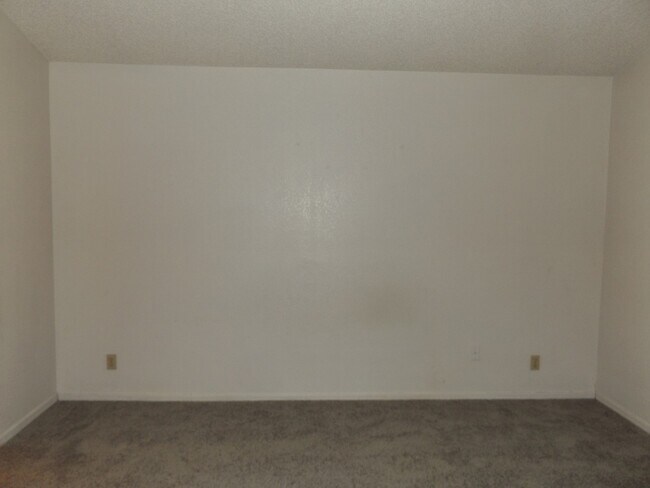 Building Photo - AVAILABLE NOW IN AHWATUKEE!!!