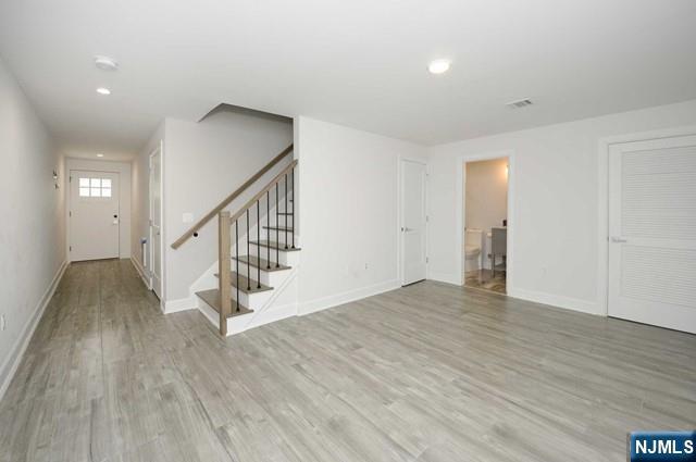 Building Photo - 555 Edgewater Ave