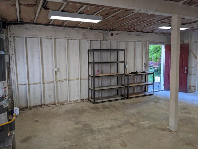 Building Photo - 1431 Northlake Way NW