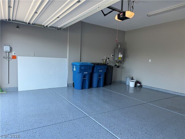 Building Photo - 7490 Lush Oasis Ave.