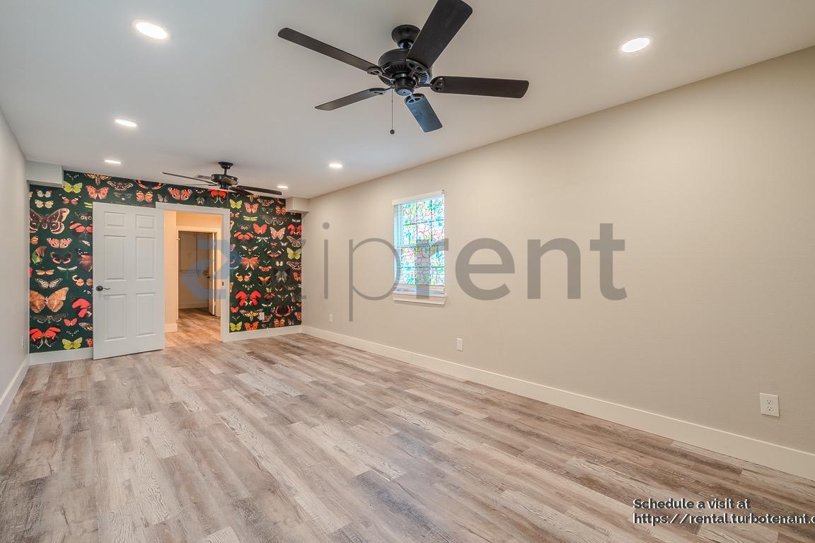 Building Photo - 722 Riveredge Dr