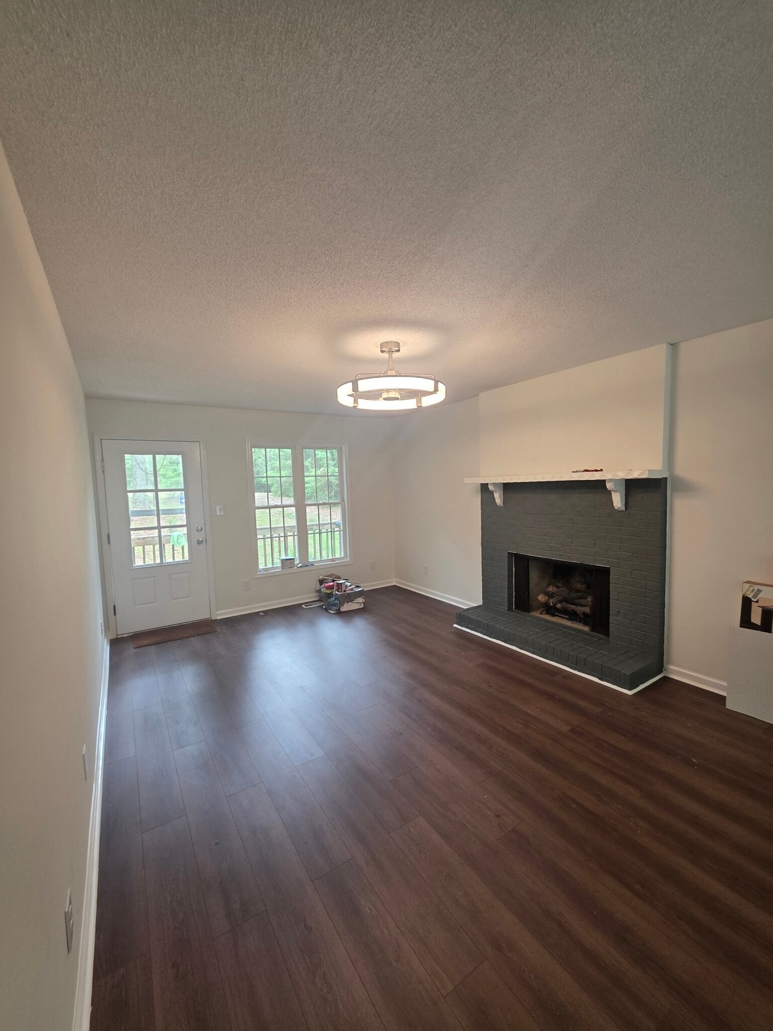 Building Photo - 25 Sylvias Way