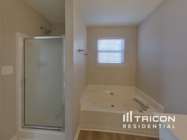 Building Photo - 6130 Spanish Moss Ln