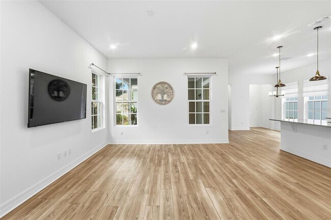 Building Photo - 1859 Treasure Cv