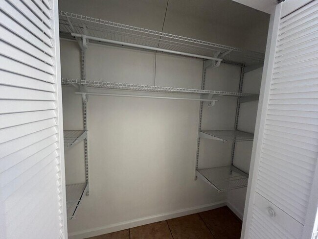 Building Photo - 619 Patterson St