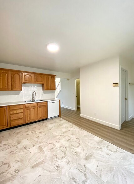 Building Photo - 1471 Bird Ave
