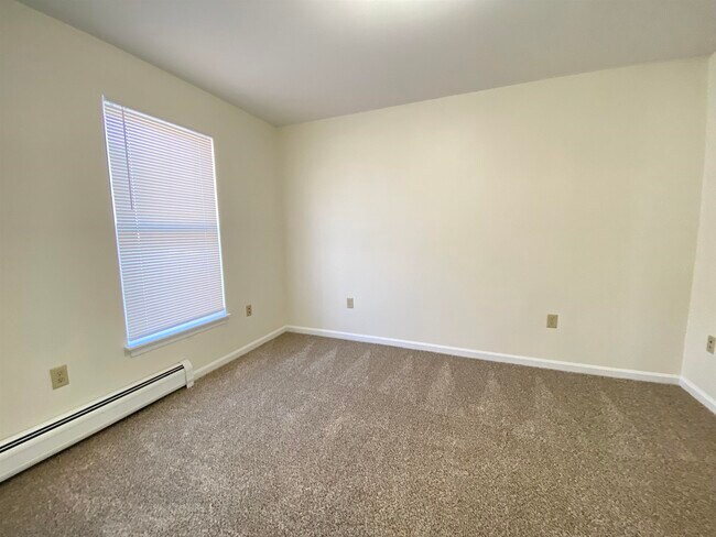 Building Photo - 4 Martin St