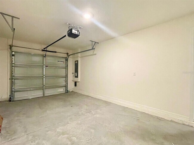 Building Photo - 8226 SW 67th Ave