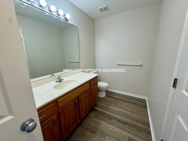 Building Photo - Ranch townhome w/ Mowing provided