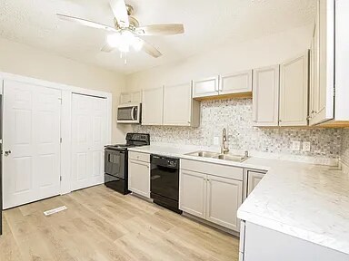 Building Photo - 597 Seymour Ave