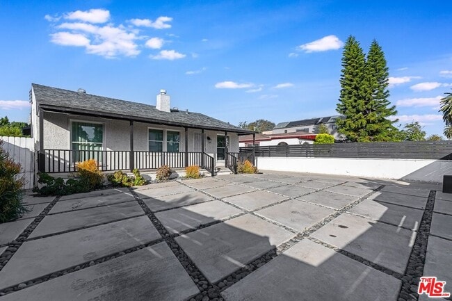 Building Photo - 4905 Coolidge Ave