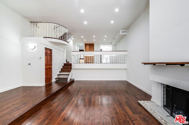 Building Photo - 9507 W Olympic Blvd