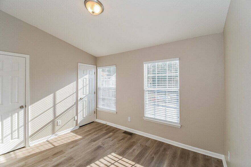 Building Photo - 3587 Lone Tree Ln