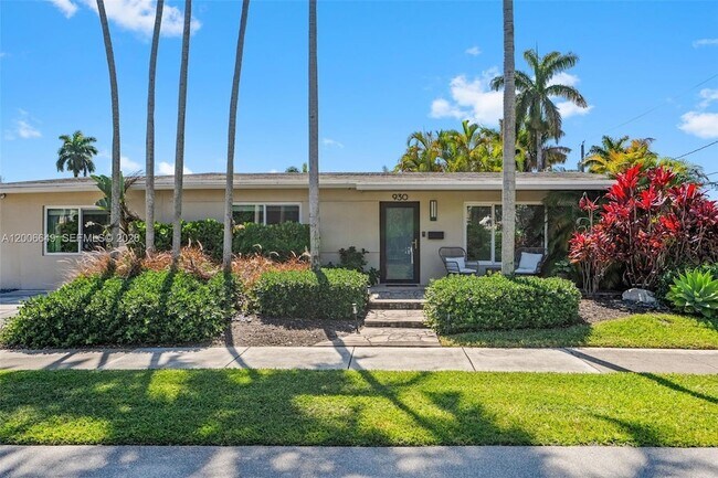 Building Photo - 930 N 11th Ct