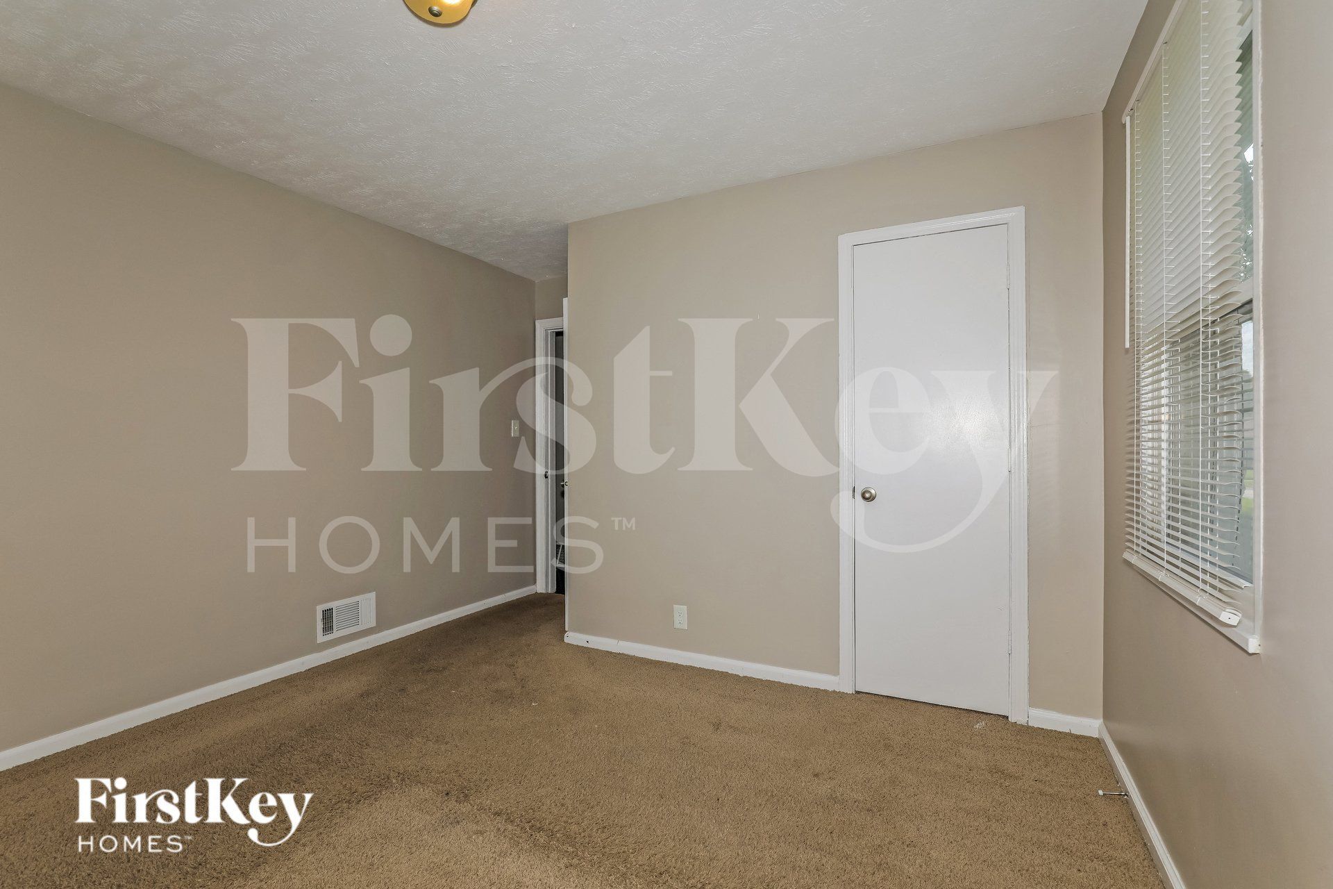 Building Photo - 2825 Kessler Blvd Dr