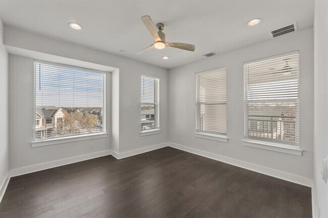 Building Photo - 4021 Manifest Ln