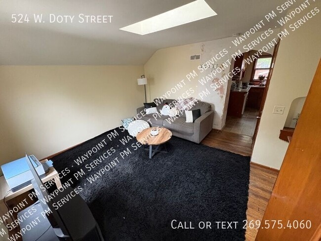 Building Photo - 524 W Doty St