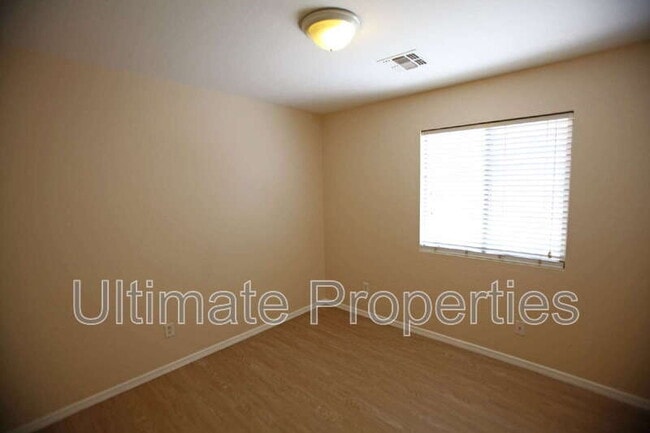 Building Photo - 21883 W Cocopah St