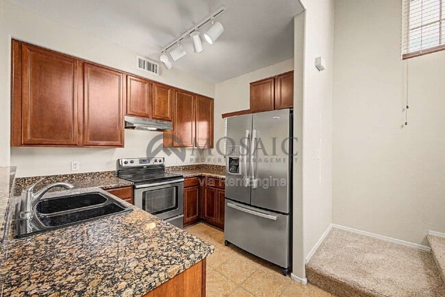 Building Photo - 1384 S Sabino Dr