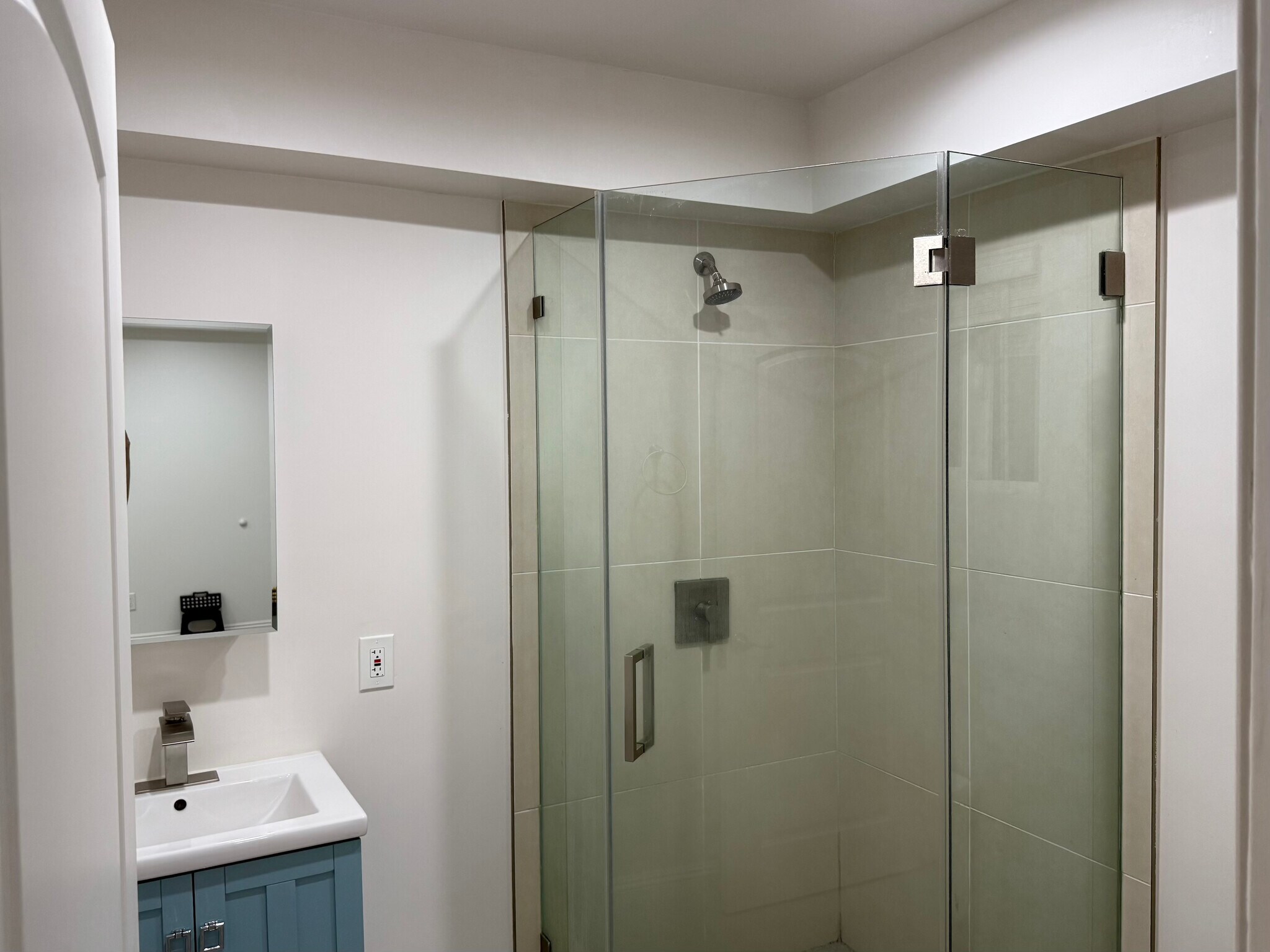 Building Photo - 6850 Quinton Ln