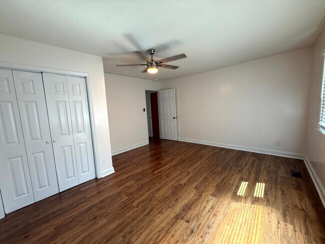 Building Photo - 6441 Kincross Ave