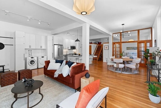 Building Photo - "Charming 1-Bed Retreat in Cambridge with ...
