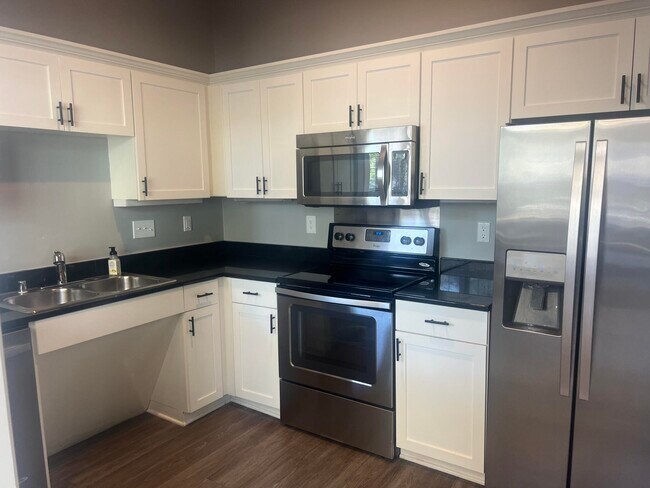 Building Photo - 2183 Norhardt Dr