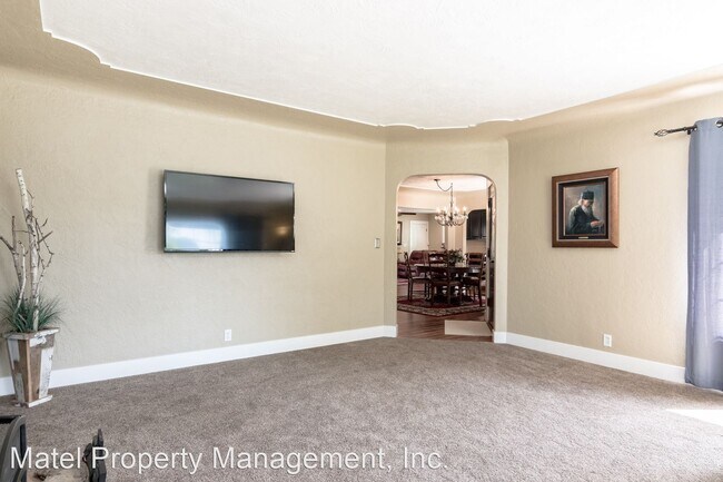 Building Photo - 4 br, 2.5 bath House - 1439 MERRITT ST