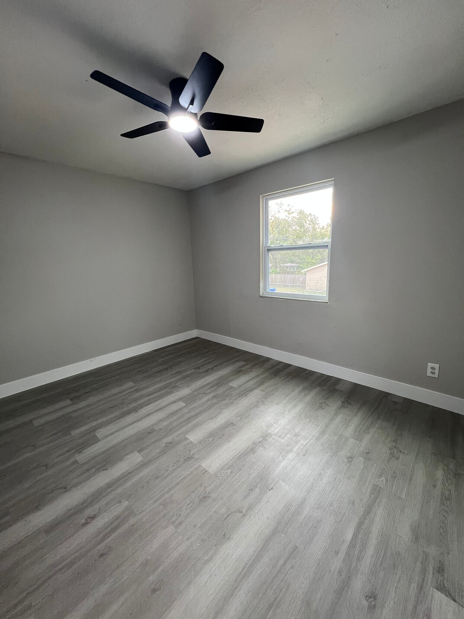 Primary Bedroom - 6412 Diamond St