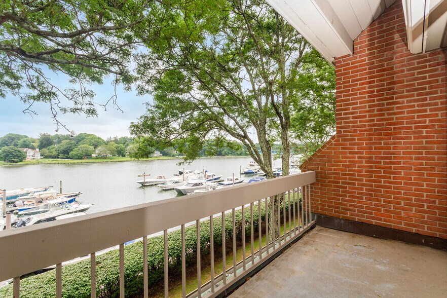 Balcony in Guest BR - 15 River Rd