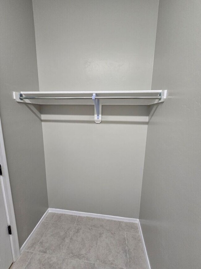 Building Photo - 3 Bedroom/ 2 Bath Red Rock Oasis