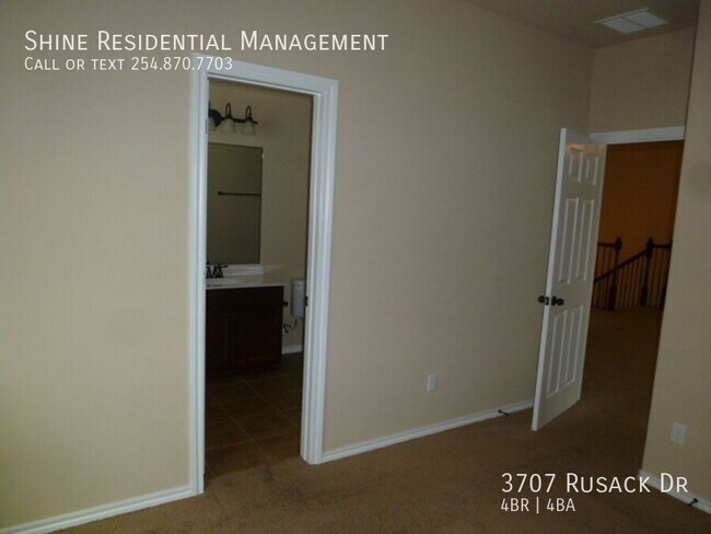 Building Photo - 3707 Rusack Dr