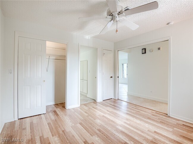 Building Photo - 1633 Spoonbill Ln