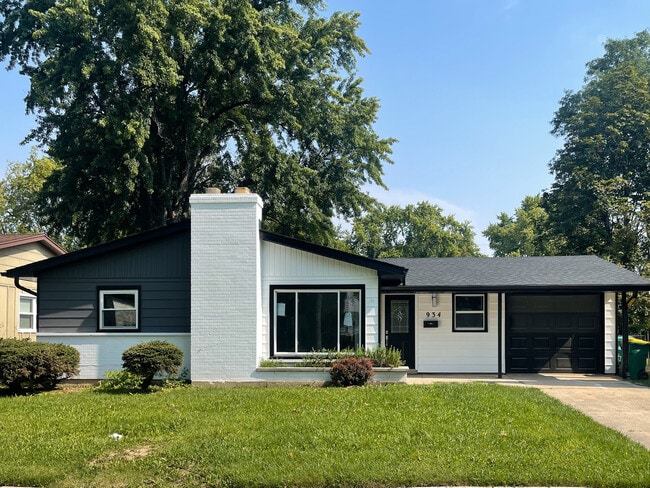 Primary Photo - 934 Beverly Dr